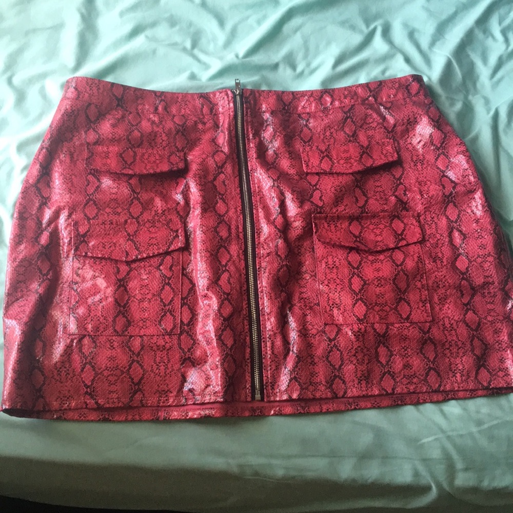 Boohoo pink snake print skirt